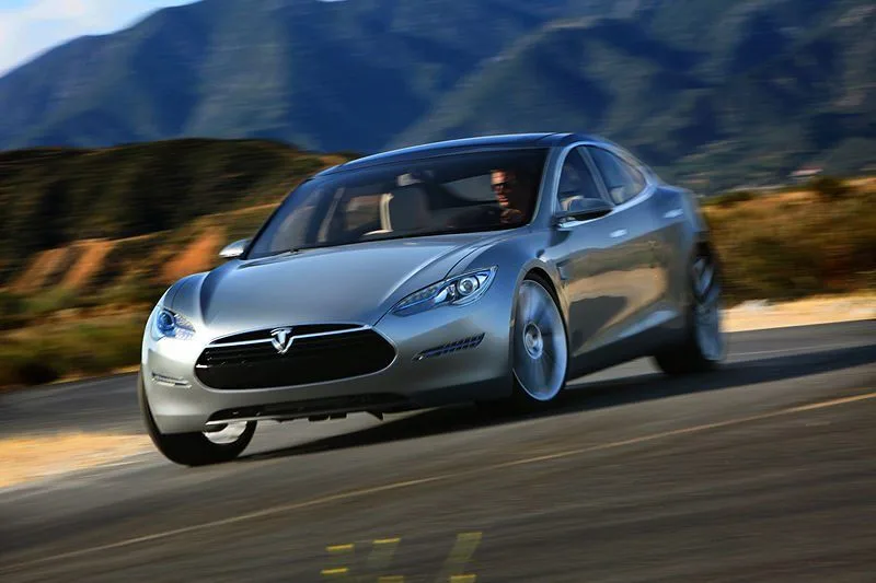 ¿Por qué un Tesla de segunda mano vale más que uno nuevo?