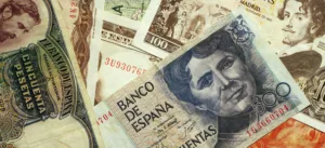 muchos billetes de pesetas antiguas
