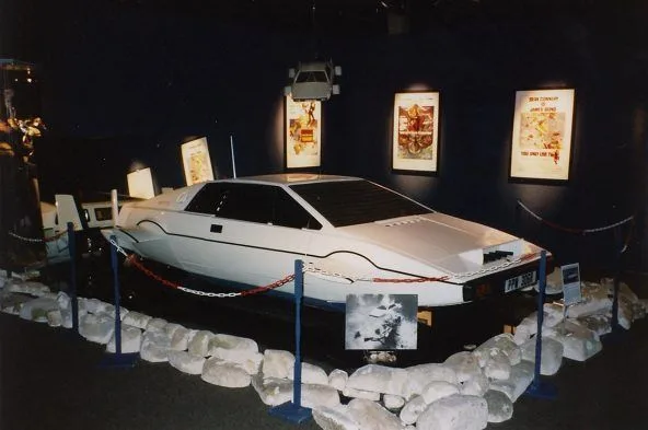 Precio de los coches más famosos del cine: el Lotus Esprit de James Bond